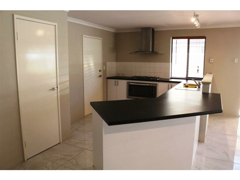 10 Jacksonia Prom, Success WA 6164