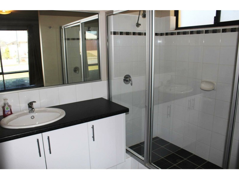 10 Jacksonia Prom, Success WA 6164