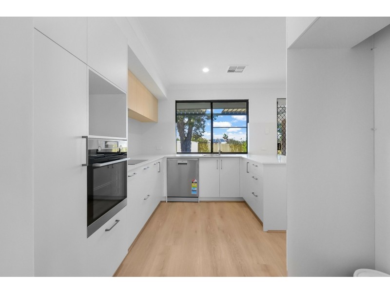 102 Elderberry Drive, South Lake WA 6164