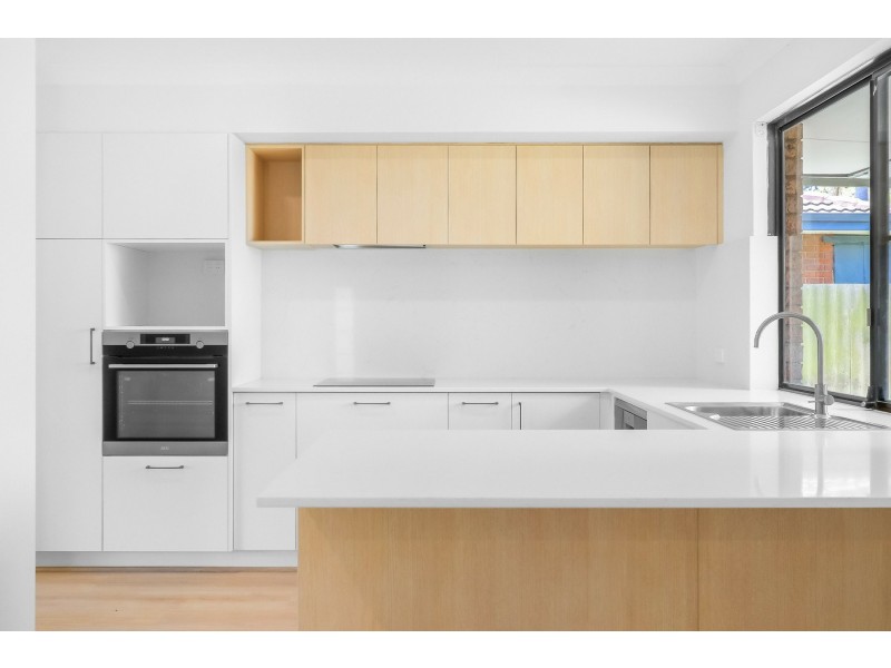 102 Elderberry Drive, South Lake WA 6164