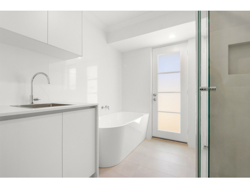 102 Elderberry Drive, South Lake WA 6164