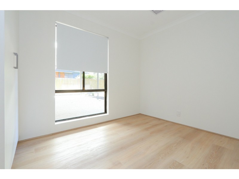 102 Elderberry Drive, South Lake WA 6164