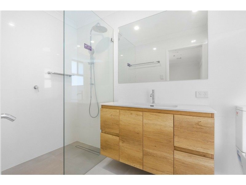 102 Elderberry Drive, South Lake WA 6164