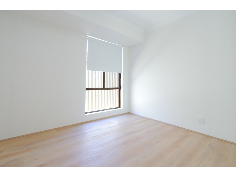 102 Elderberry Drive, South Lake WA 6164