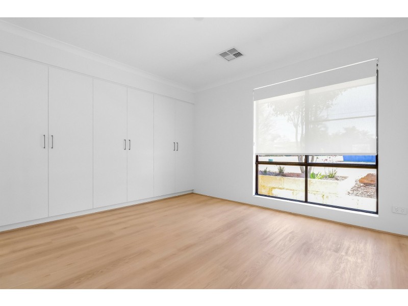 102 Elderberry Drive, South Lake WA 6164