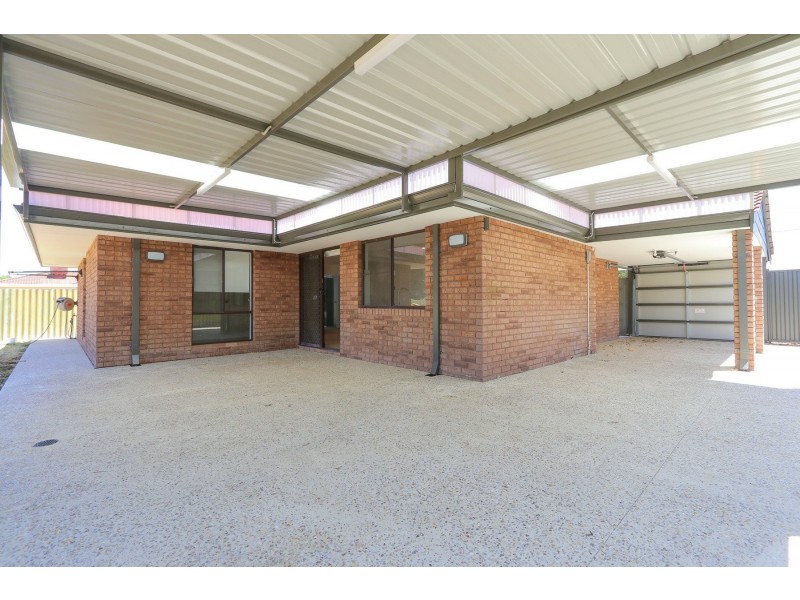 102 Elderberry Drive, South Lake WA 6164