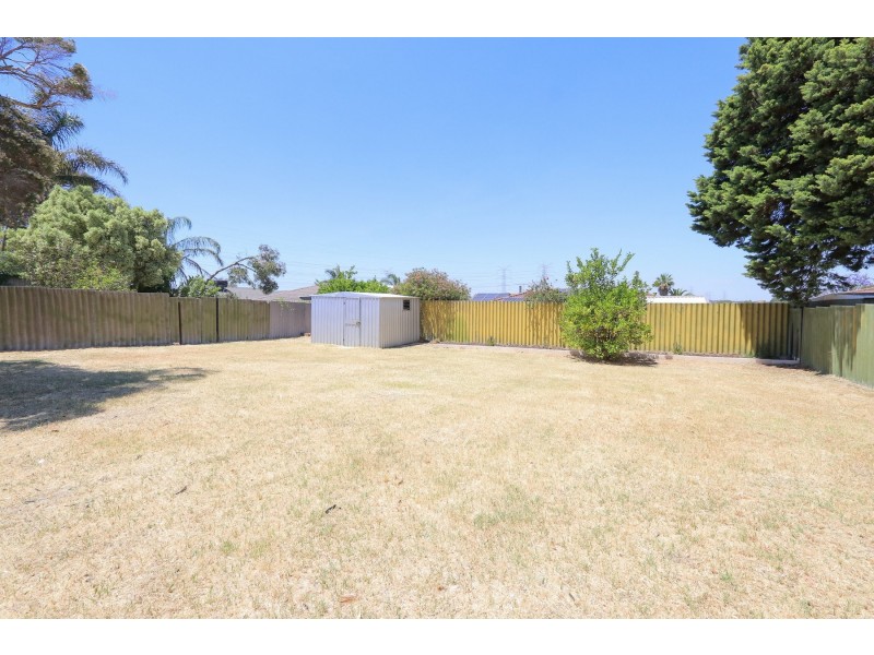 102 Elderberry Drive, South Lake WA 6164