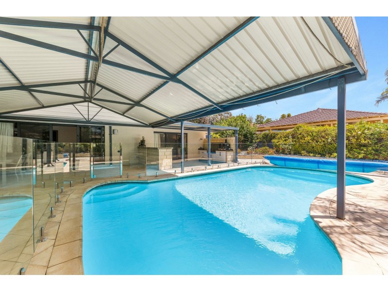 4 Cain Place, Leeming WA 6149