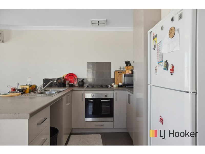 Unit 9/6 Chipping Crescent, Butler WA 6036