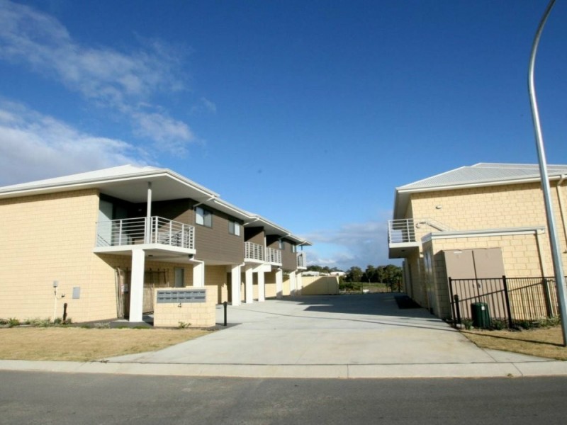 5b/4 Adnata Road, Beeliar WA 6164