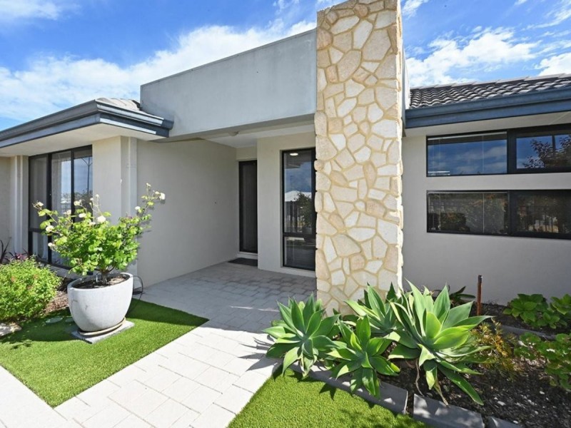 284 Camborne Parkway, Butler WA 6036