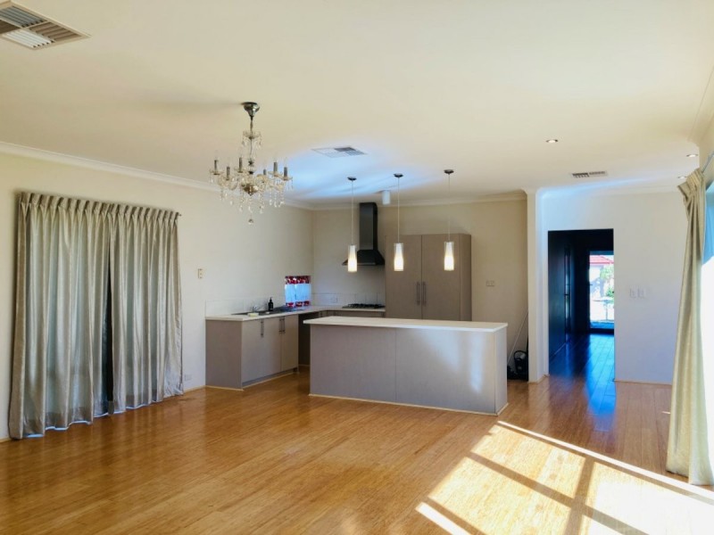16 Hearst Link, Piara Waters WA 6112
