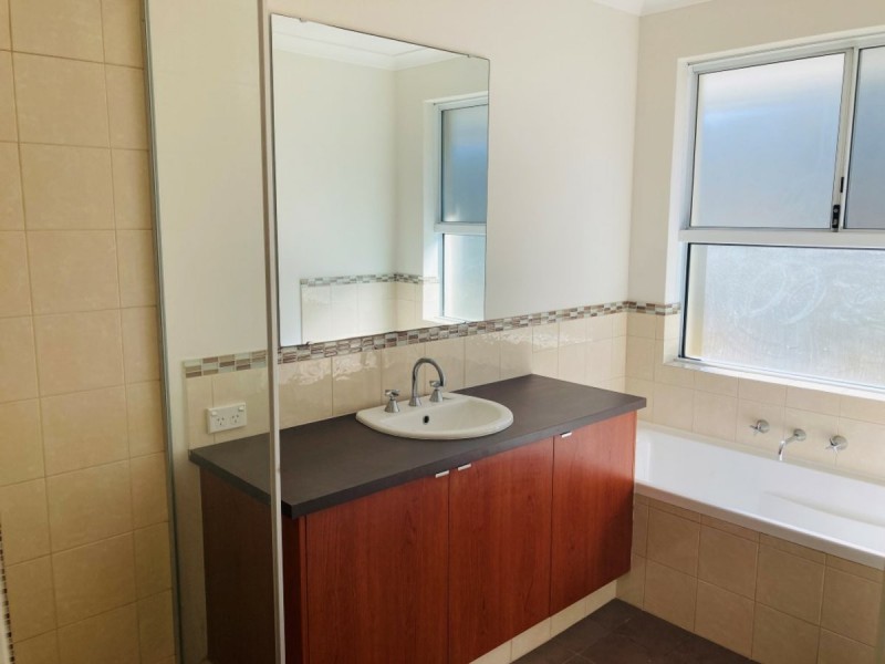 16 Hearst Link, Piara Waters WA 6112