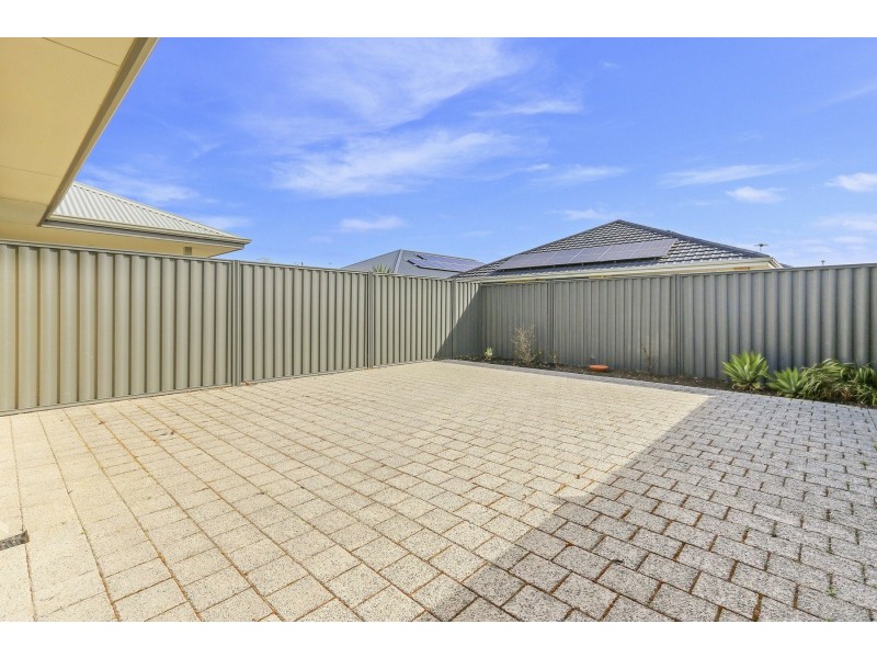 13b Lomond Way, Seville Grove WA 6112
