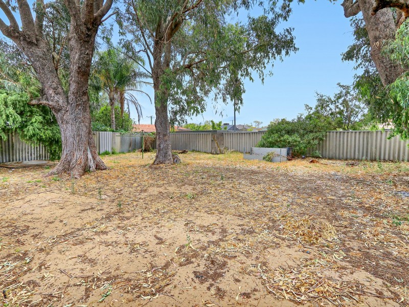 84 Unnaro Street, Hillman WA 6168