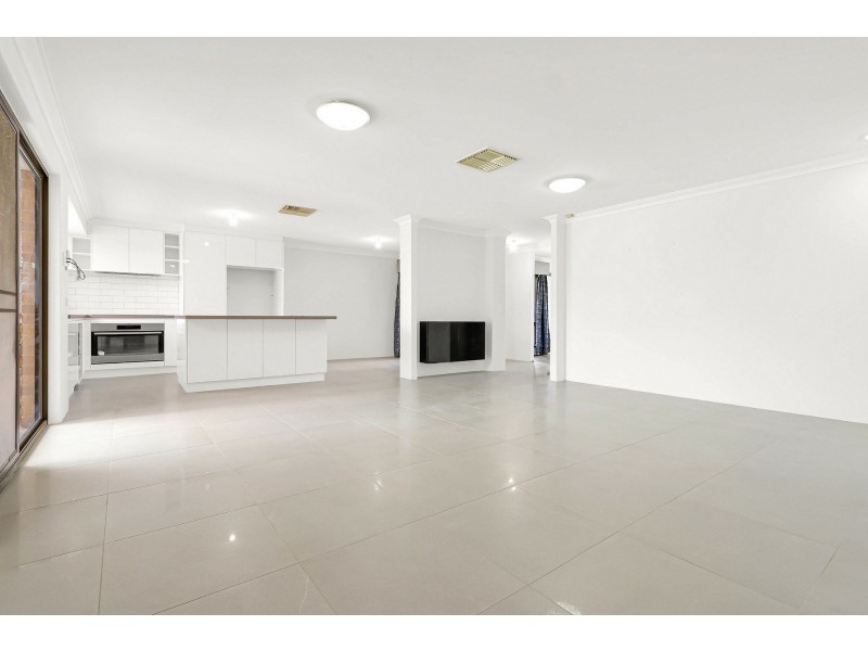 56 Regal Drive, Thornlie WA 6108
