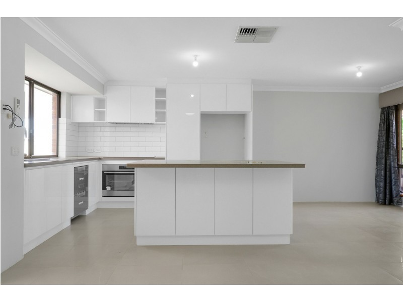 56 Regal Drive, Thornlie WA 6108