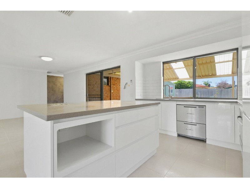 56 Regal Drive, Thornlie WA 6108