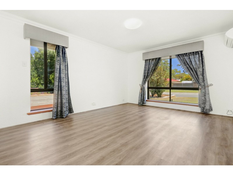 56 Regal Drive, Thornlie WA 6108