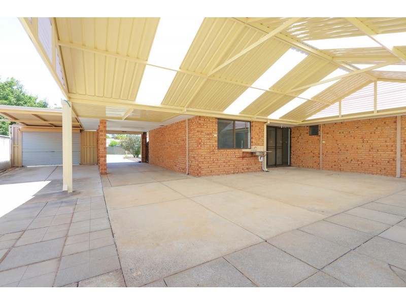 56 Regal Drive, Thornlie WA 6108