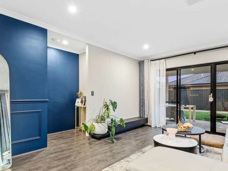 33 Little Close, East Cannington WA 6107