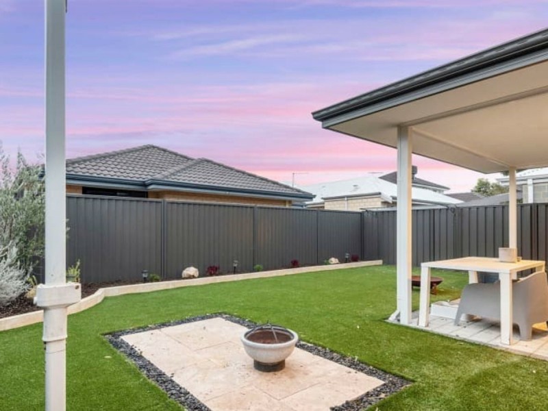 33 Little Close, East Cannington WA 6107