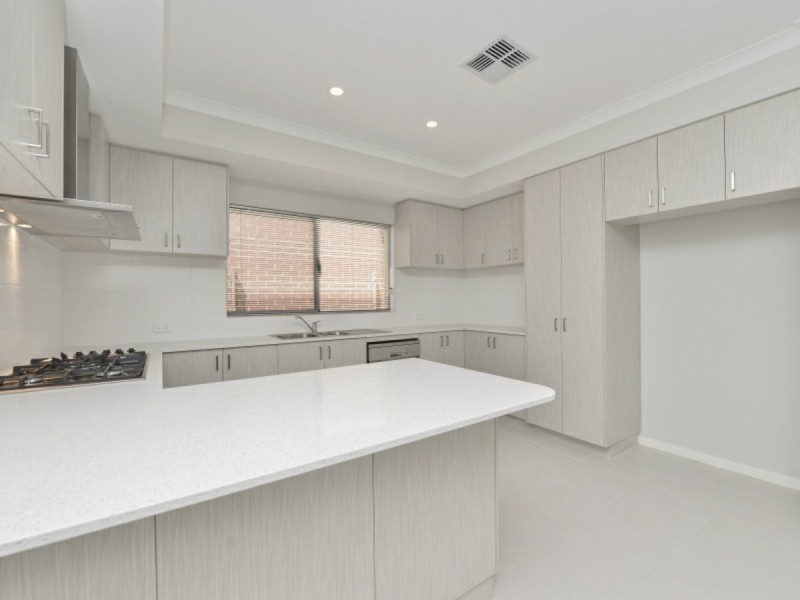 60 Addington Loop, Piara Waters WA 6112