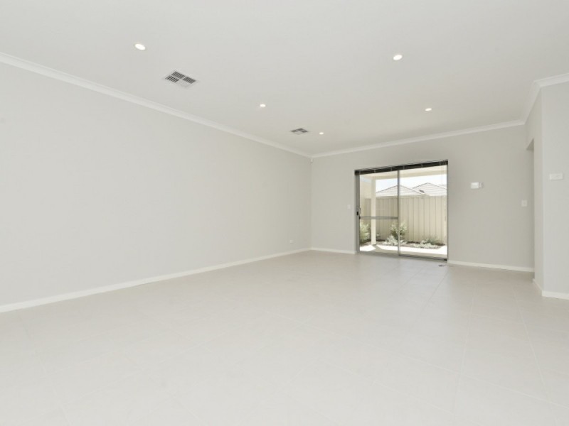 60 Addington Loop, Piara Waters WA 6112