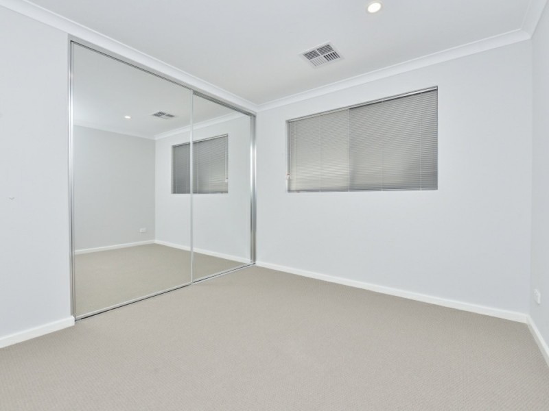 60 Addington Loop, Piara Waters WA 6112