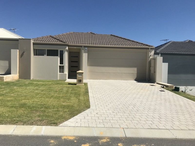 19 Vignerons Loop, Hocking WA 6065