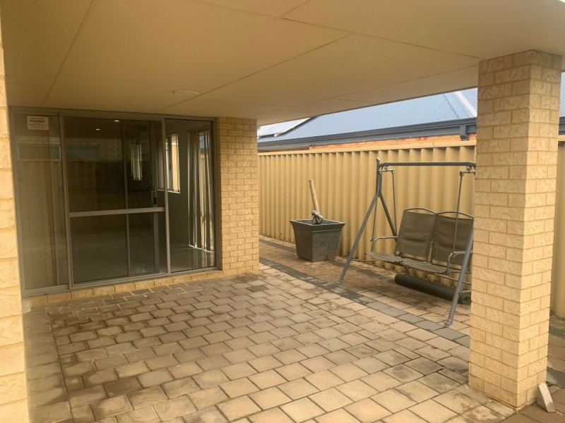 61 Billericay Circuit, Butler WA 6036