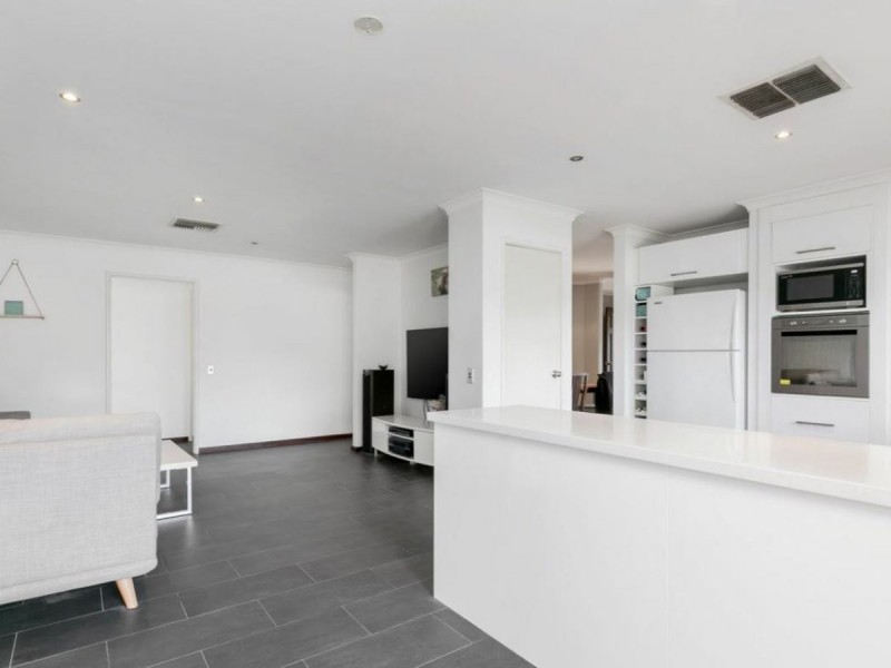 21 Hollingsworth Way, Leeming WA 6149