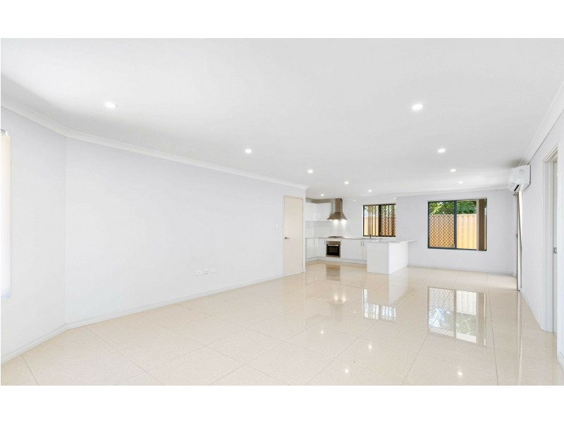 10A Barnsley Street, Queens Park WA 6107