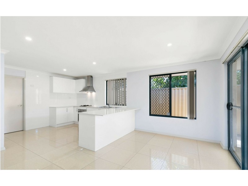 10A Barnsley Street, Queens Park WA 6107