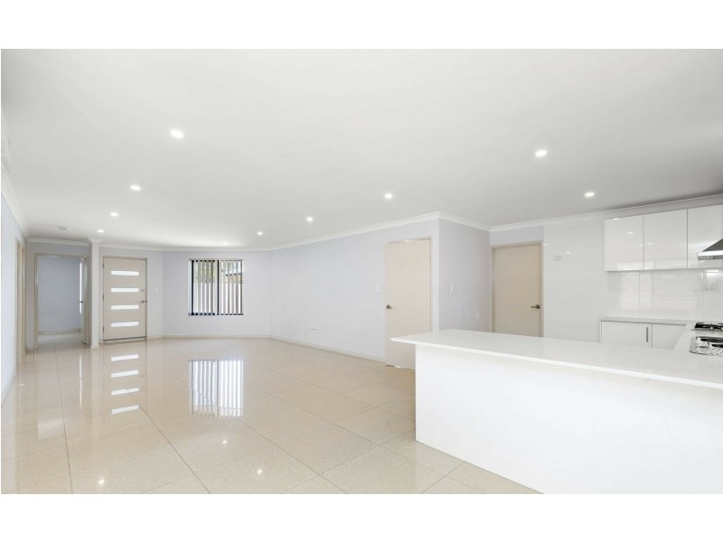 10A Barnsley Street, Queens Park WA 6107