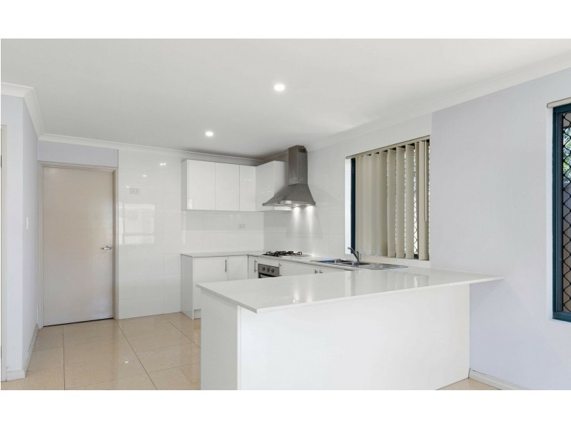 10A Barnsley Street, Queens Park WA 6107
