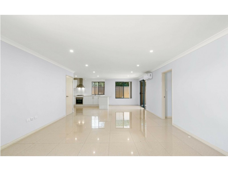 10A Barnsley Street, Queens Park WA 6107