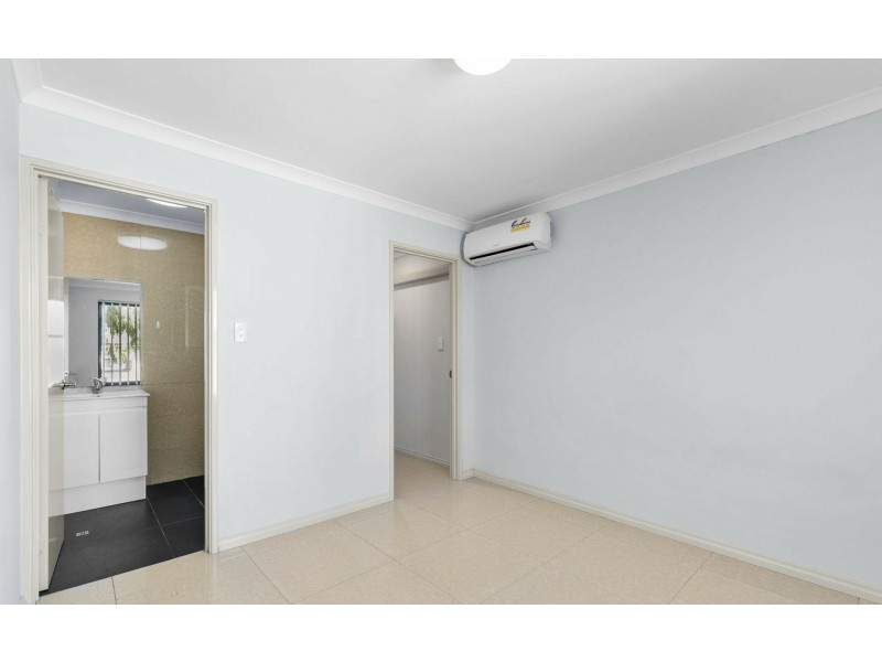 10A Barnsley Street, Queens Park WA 6107