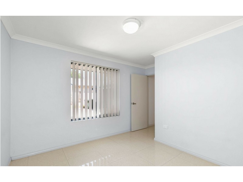 10A Barnsley Street, Queens Park WA 6107