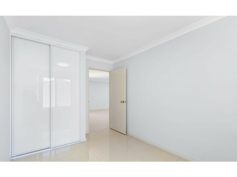10A Barnsley Street, Queens Park WA 6107
