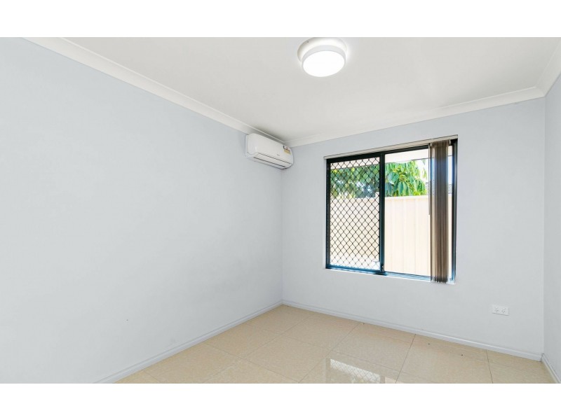 10A Barnsley Street, Queens Park WA 6107