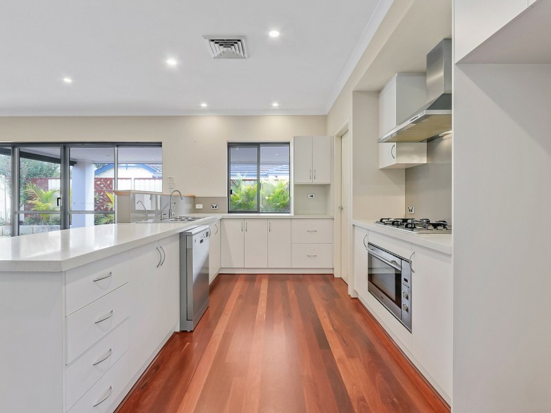 111 Kitchener Road, Alfred Cove WA 6154