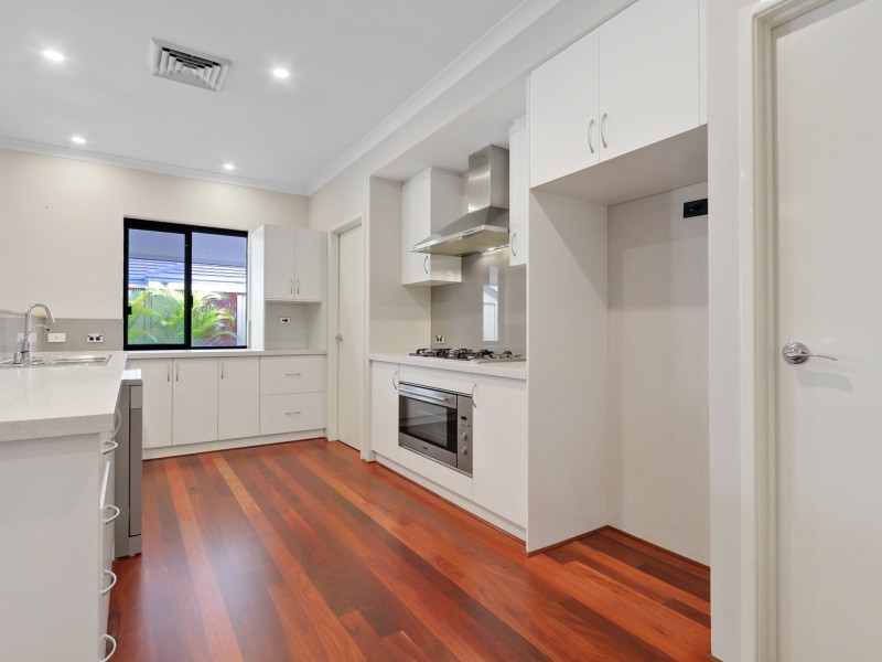 111 Kitchener Road, Alfred Cove WA 6154