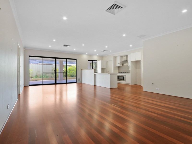 111 Kitchener Road, Alfred Cove WA 6154