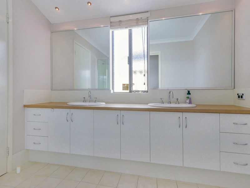 111 Kitchener Road, Alfred Cove WA 6154