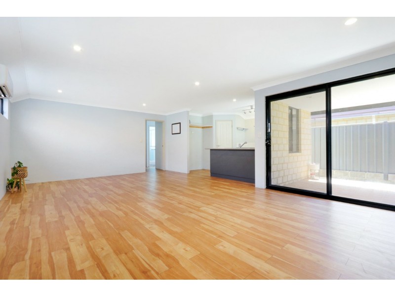26 Strathmerton Road, Banksia Grove WA 6031