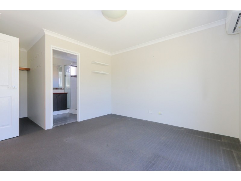 26 Strathmerton Road, Banksia Grove WA 6031
