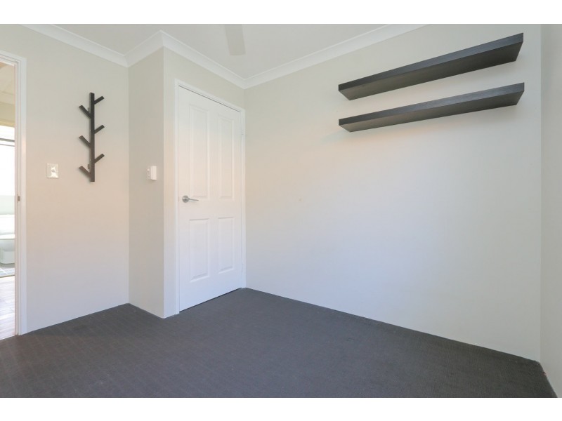 26 Strathmerton Road, Banksia Grove WA 6031