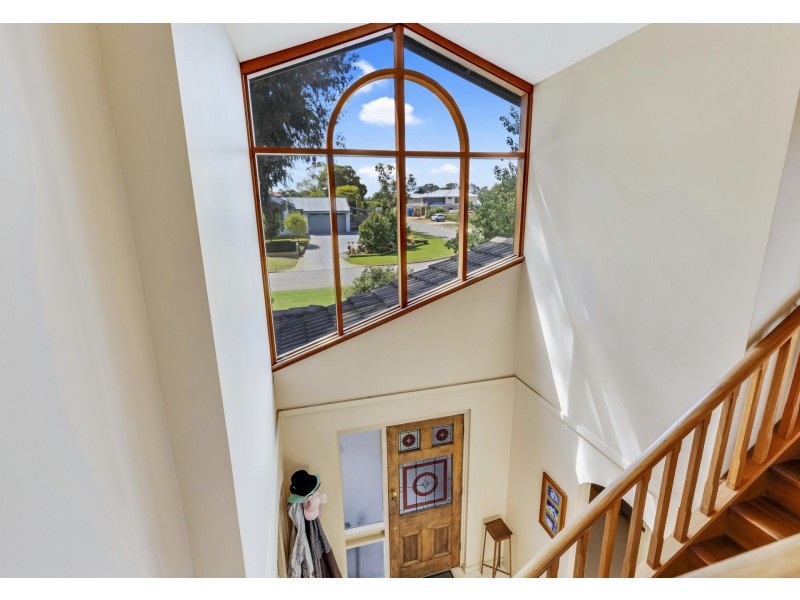 2 Desford Close, Shelley WA 6148