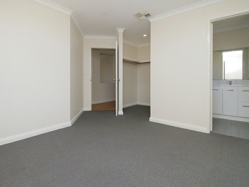 27 Tryall Avenue, Port Kennedy WA 6172